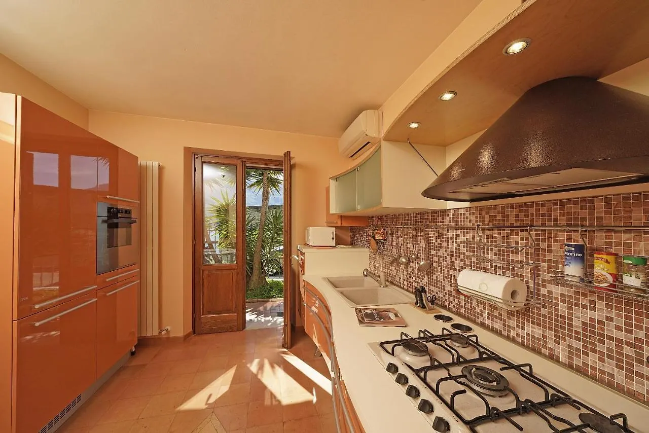 Villa Fior Di Loto Limone sul Garda