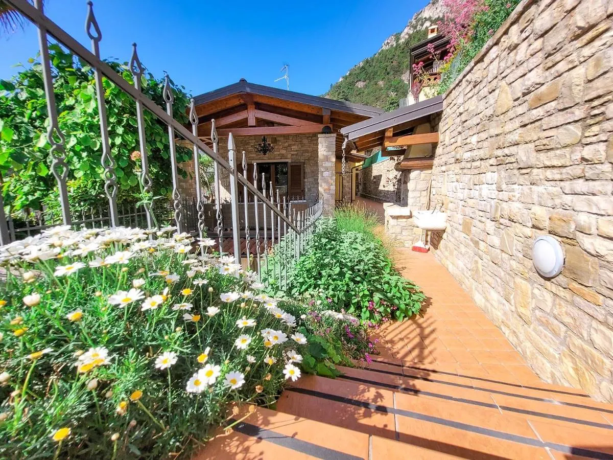 Villa Fior Di Loto Limone sul Garda Italy