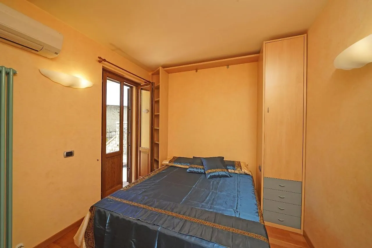 Villa Fior Di Loto Limone sul Garda Italy