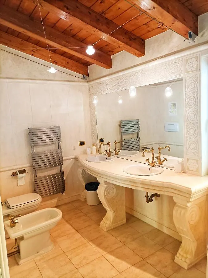 Villa Fior Di Loto Limone sul Garda Italy