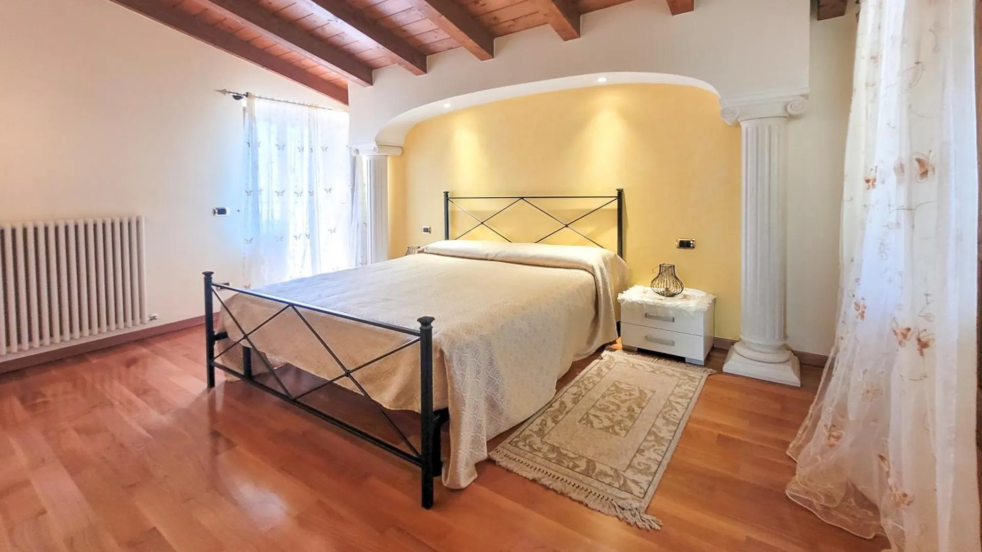 Villa Fior Di Loto Limone sul Garda Italy