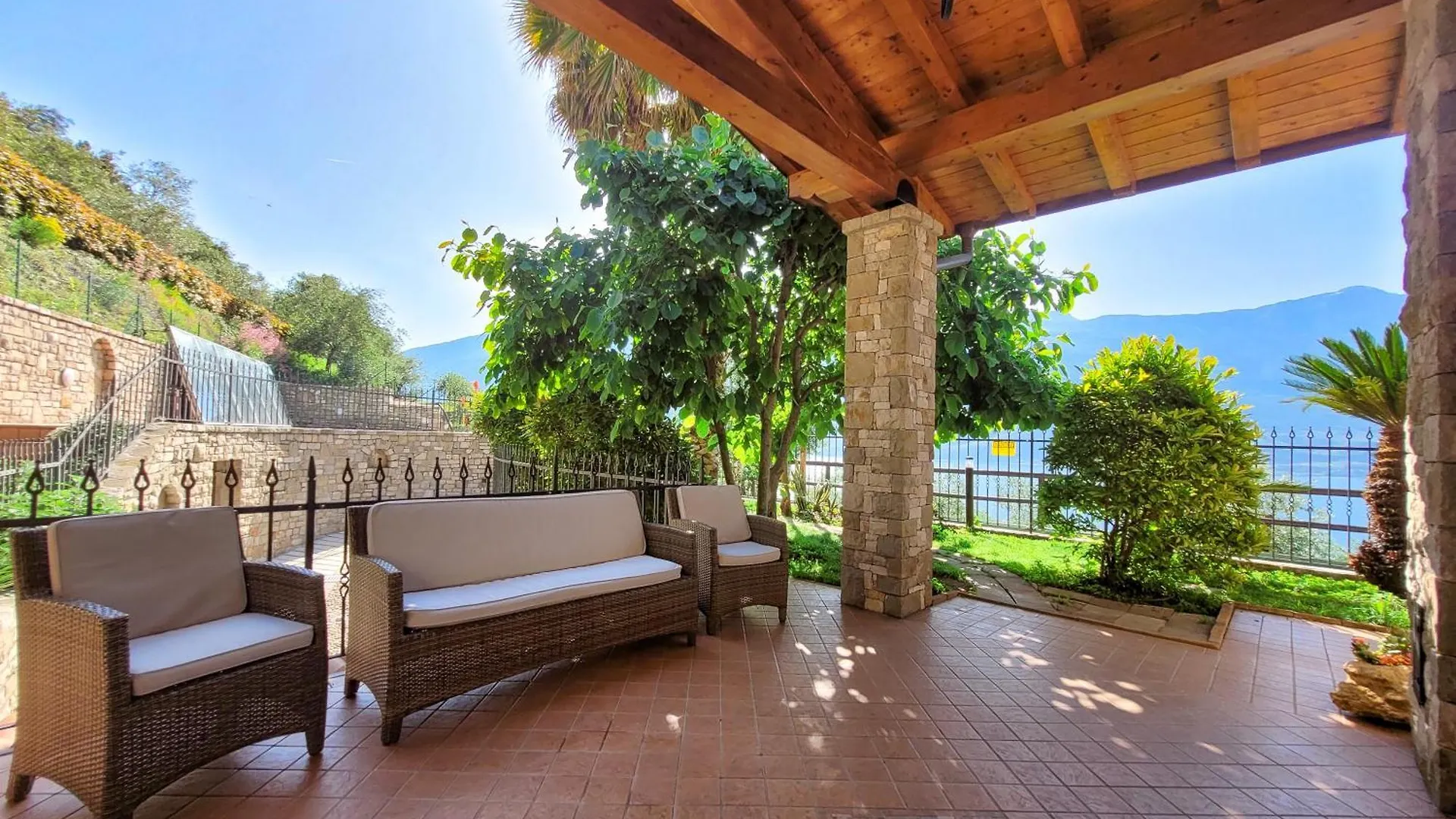 Villa Fior Di Loto Limone sul Garda Italy